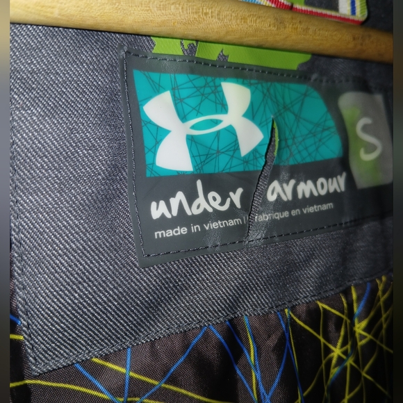 Under Armour Snowboard / Ski Jacket Recco Womens Size: S - Picture 6 of 11